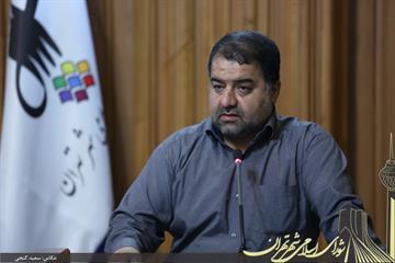 مجید فراهانی در نطق پیش از دستور بیان داشت انتقاد از احضار رئیس کمیسیون فرهنگی اجتماعی شورای شهر تهران به دادسرا